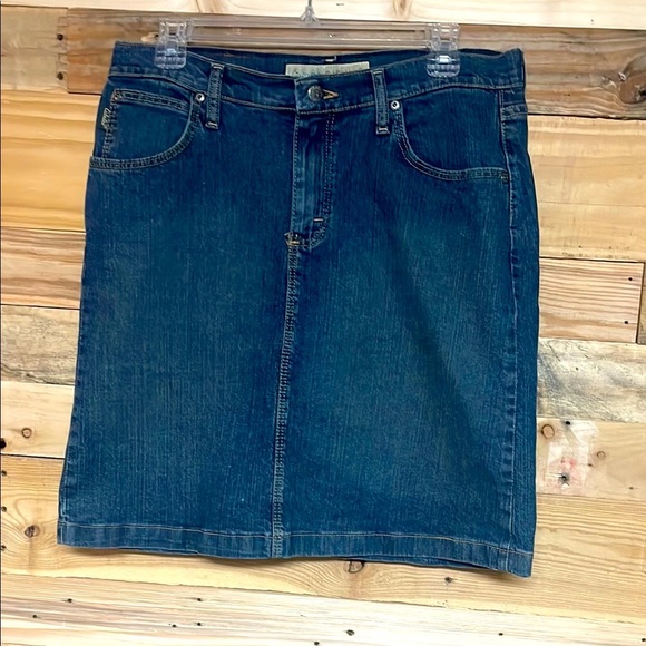 Cabela's Casuals size 8 Average Medium Wash Above-the-knee Stretchy Denim Skirt - Picture 1 of 13